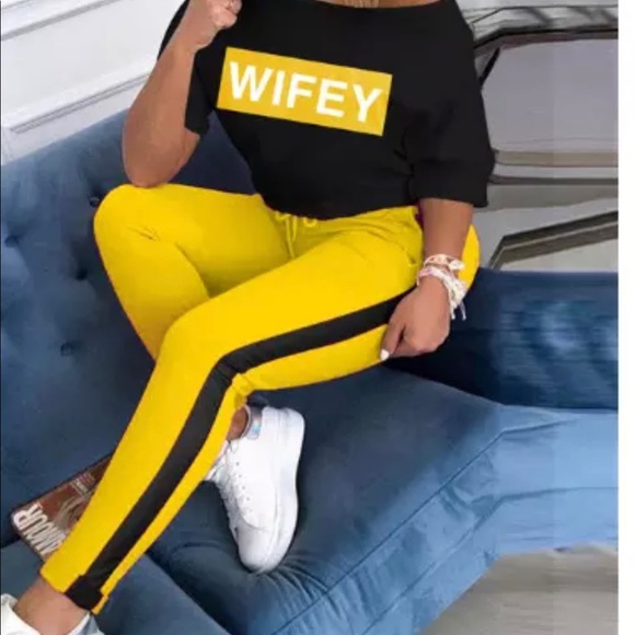 Clothes - Picture 2 of 16